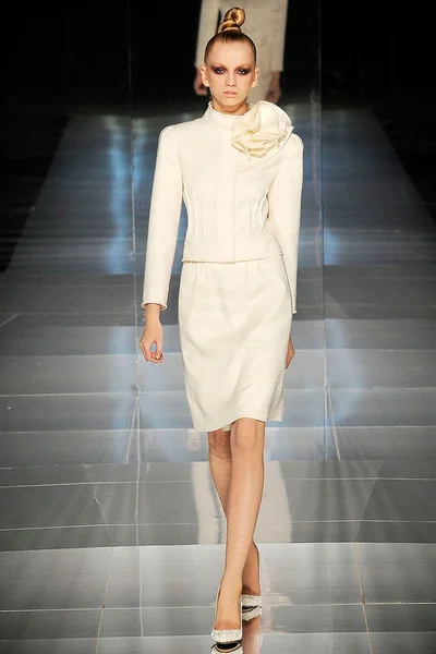 Look 3